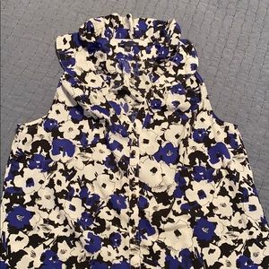 🌸3/$15 Gap Dressy Tank Floral Print